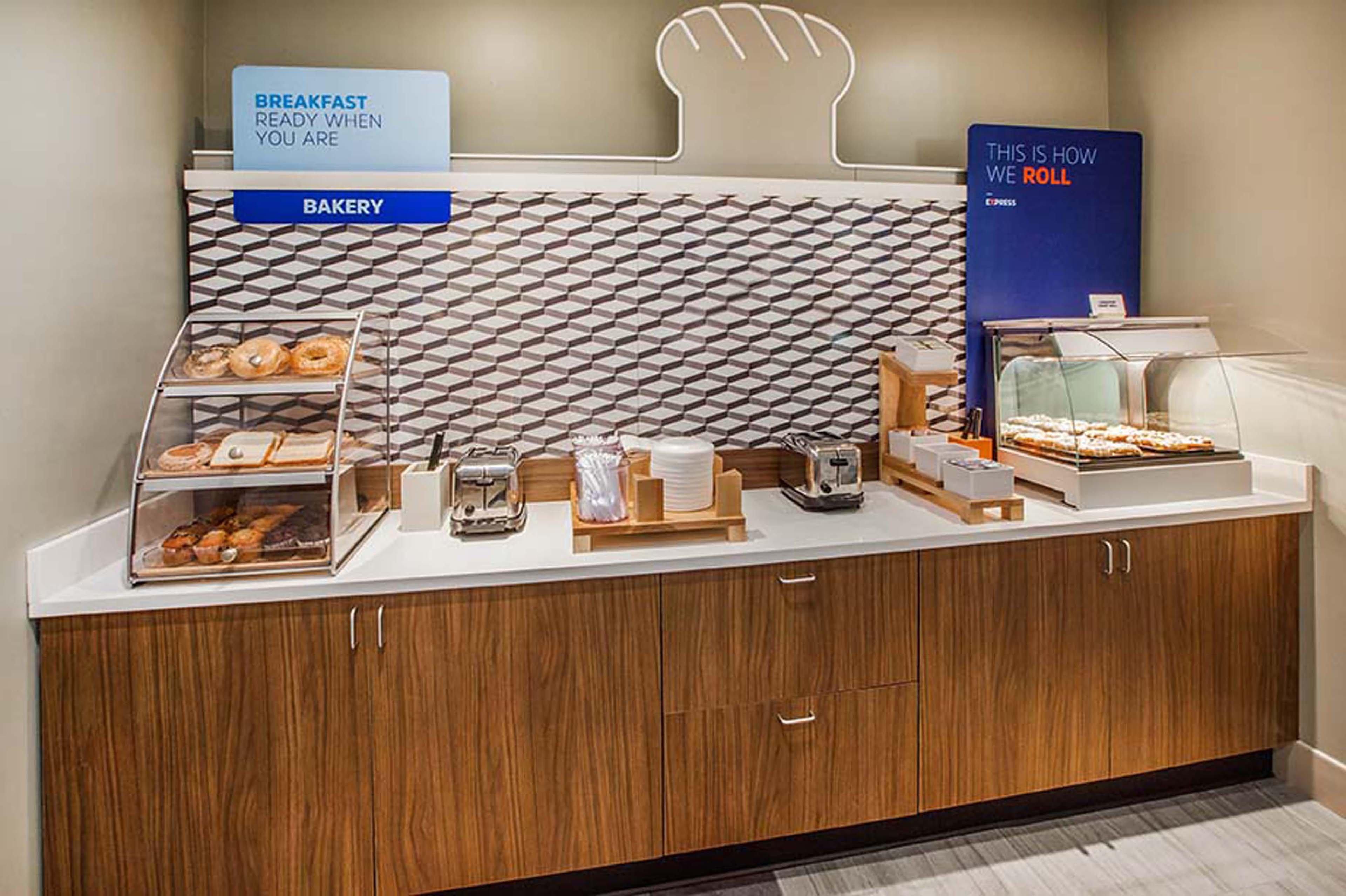 Holiday Inn Express Hotel & Suites Wichita Northeast By Ihg エクステリア 写真