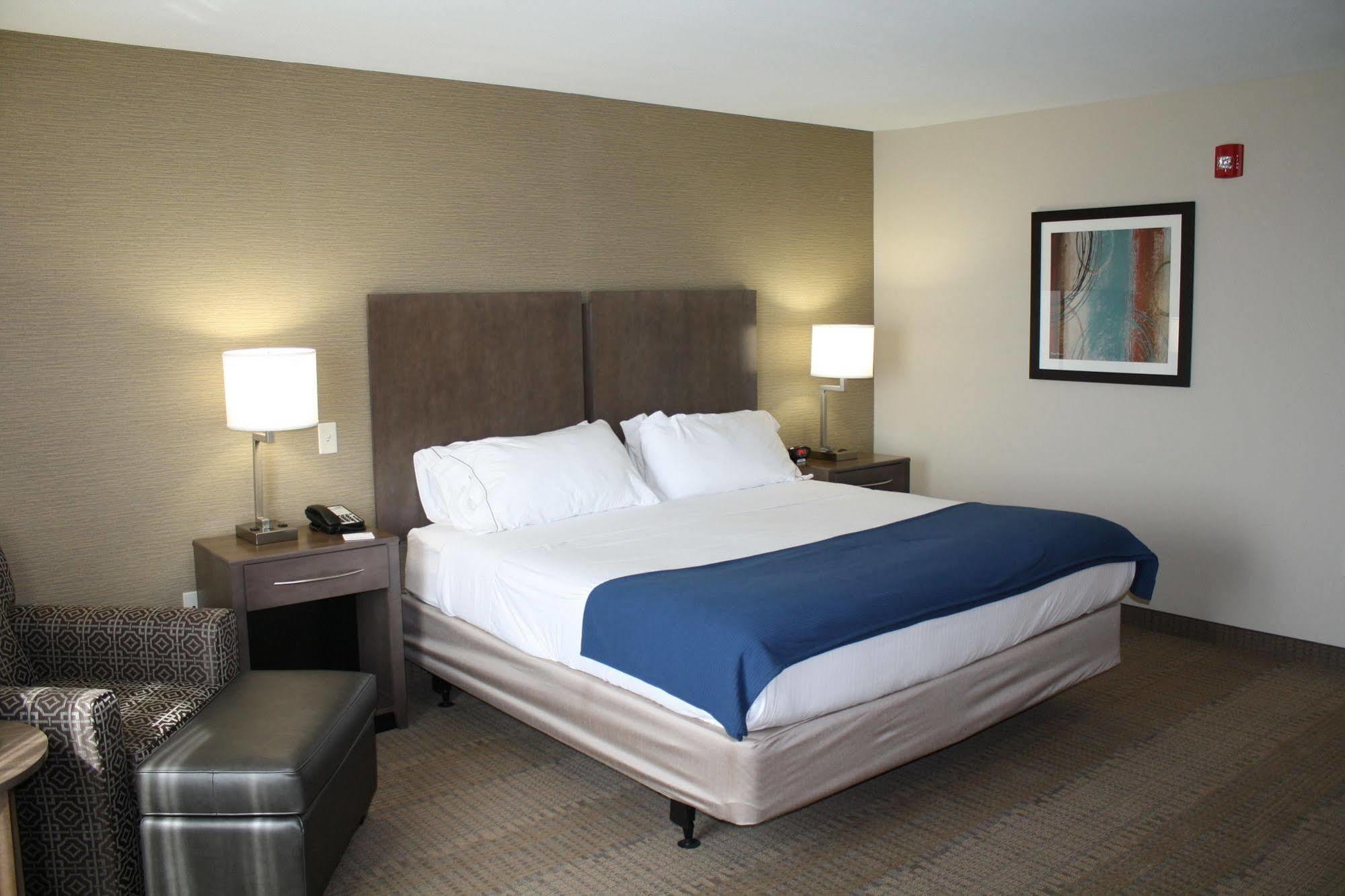 Holiday Inn Express Hotel & Suites Wichita Northeast By Ihg エクステリア 写真